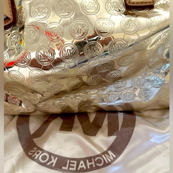 Michael Kors Handbags - MK handbag